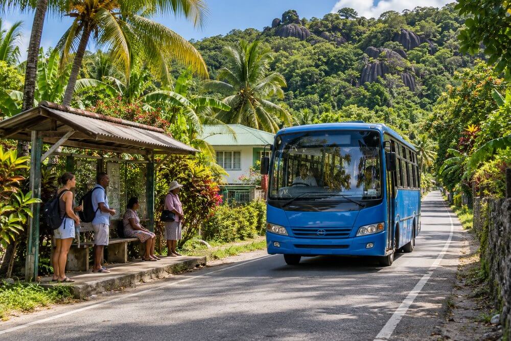 Lokalny autobus na wyspie Praslin